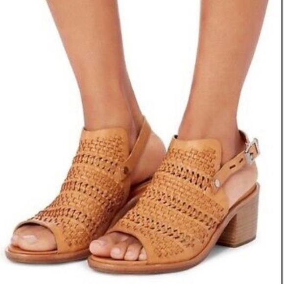 rag & bone Shoes - RAG & BONE tab perforated leather sling back sandals with short heel, size 39